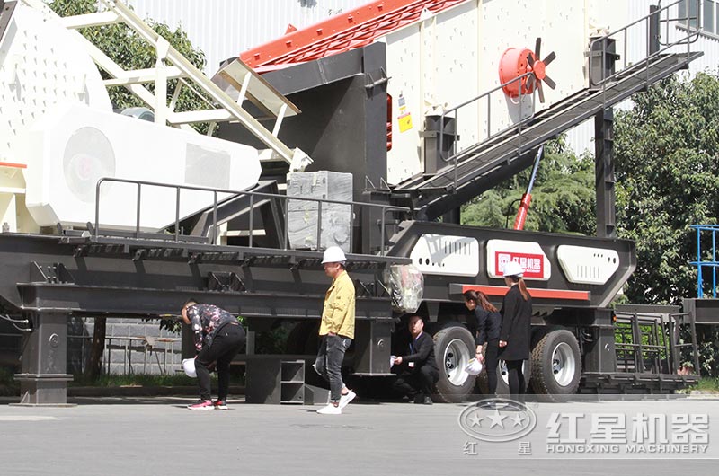 轮胎式移动破碎站 轮胎式移动破碎站